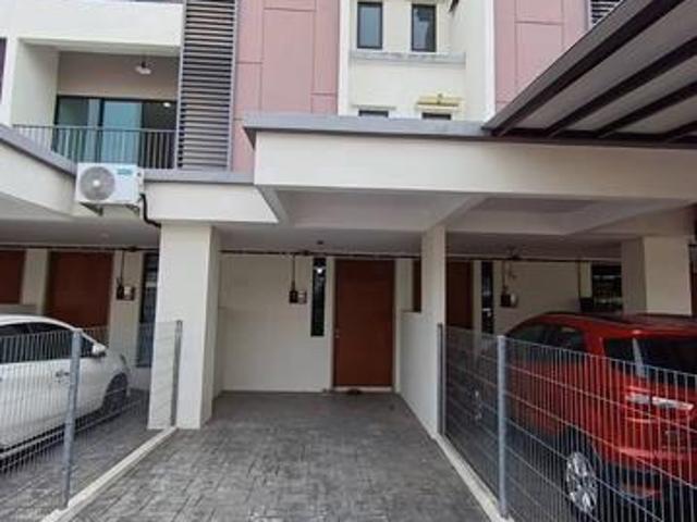 Townhouse for rent in Petaling, Subang Jaya