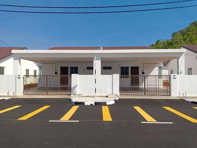 Residential House for sale in Sik