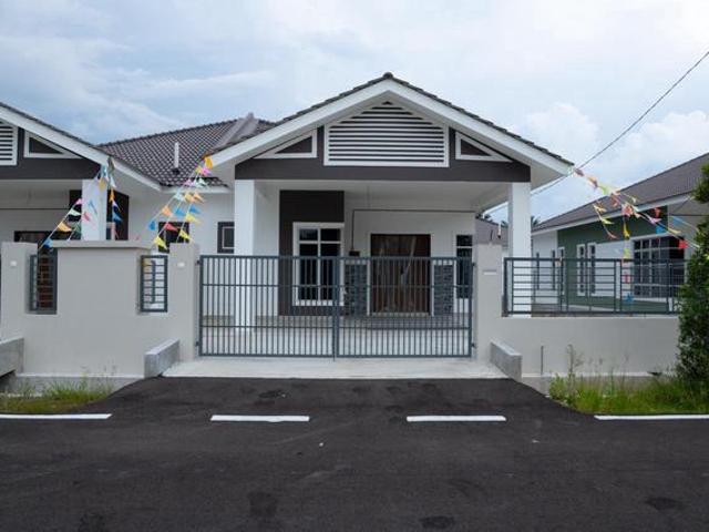 Residential House for sale in Batu Pahat, Johor