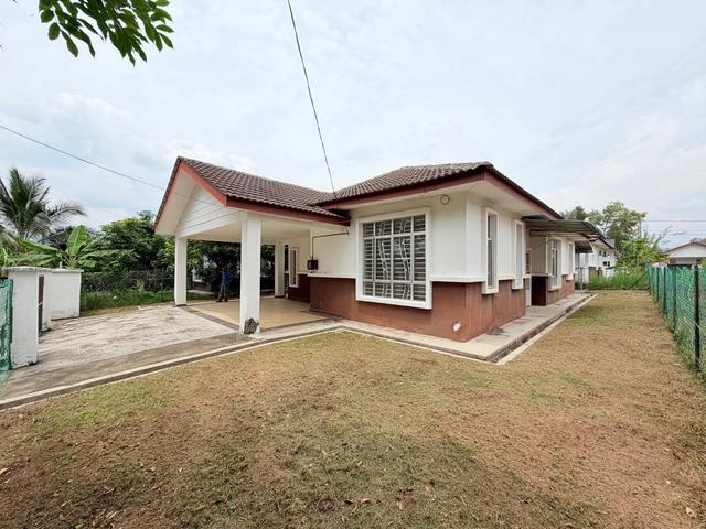 Bungalow for sale in Kajang, Langat