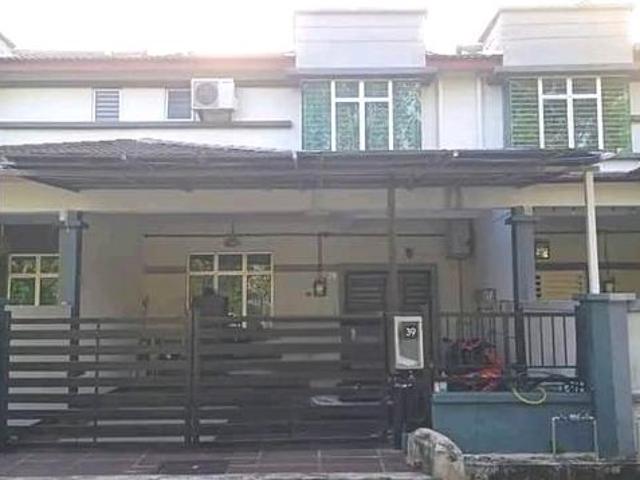 Terraced House for sale in Malaka