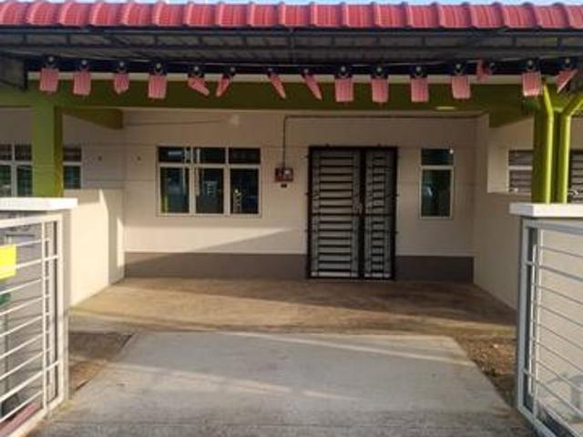 Terraced House for sale in Malaka