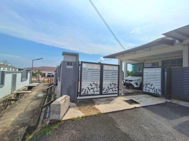 Terraced House for sale in Malaka