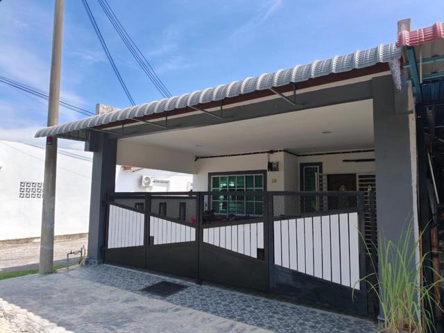 Terraced House for sale in Malaka