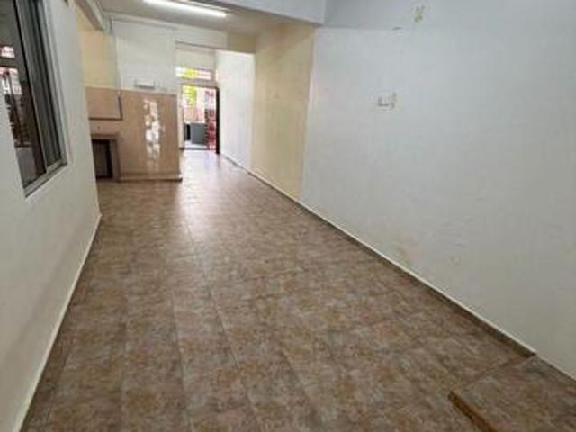 Terraced House for sale in Malaka