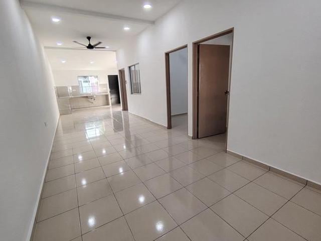 Terraced House for sale in Malaka