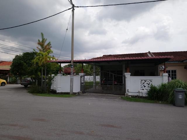Property for sale in Gedong