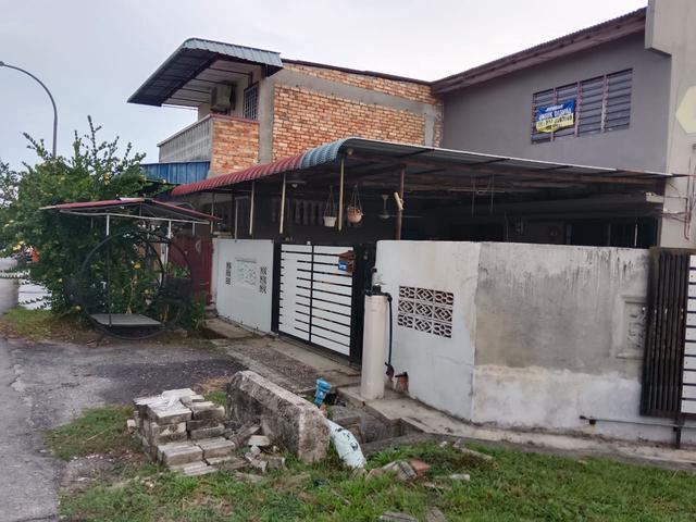 Terraced House for sale in Sabak Bernam