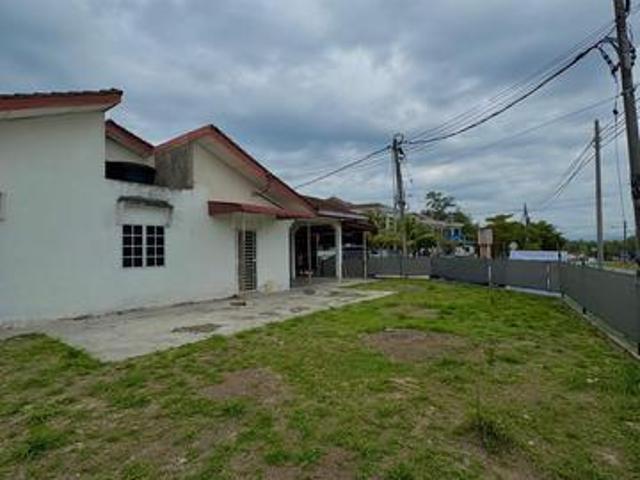 Terraced House for sale in Malaka
