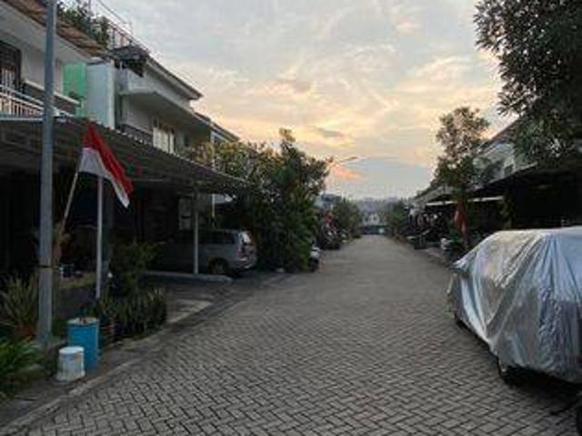 Rumah dijual di Green Lake City, Jakarta Barat