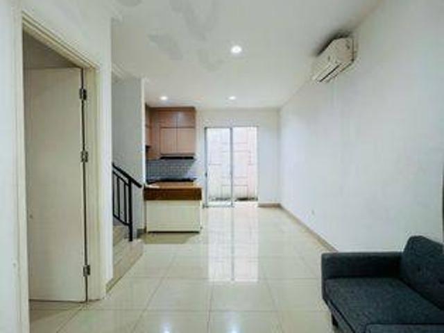 Rumah dijual di Green Lake City, Jakarta Barat