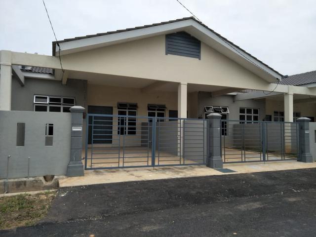 Terraced House for sale in Malaka