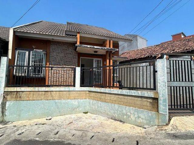 Rumah disewa di Cipayung, Jakarta Timur
