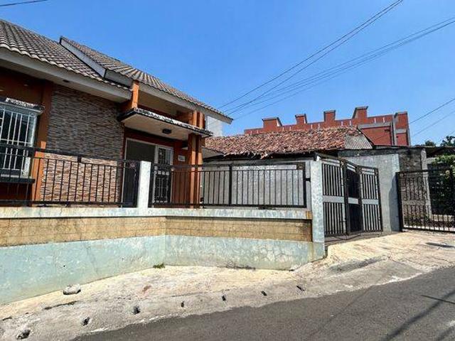 Rumah disewa di Cipayung, Jakarta Timur