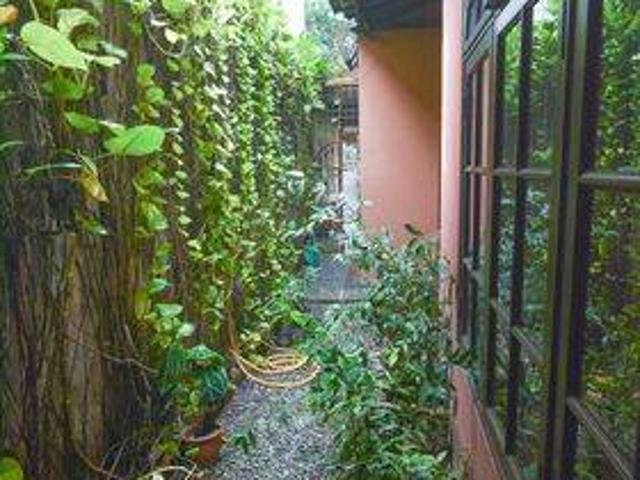 Rumah disewa di Cipayung, Jakarta Timur