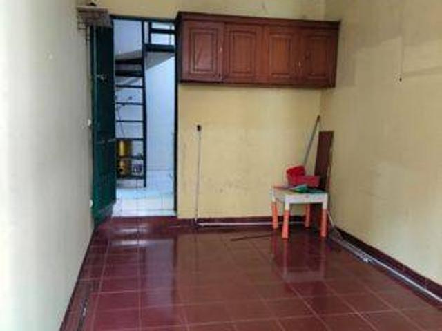 Rumah disewa di Ciracas, Jakarta Timur