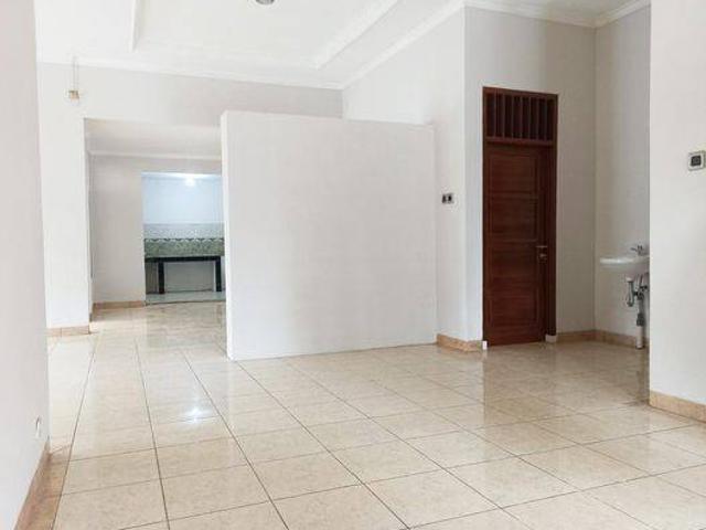 Rumah disewa di Makasar, Jakarta Timur