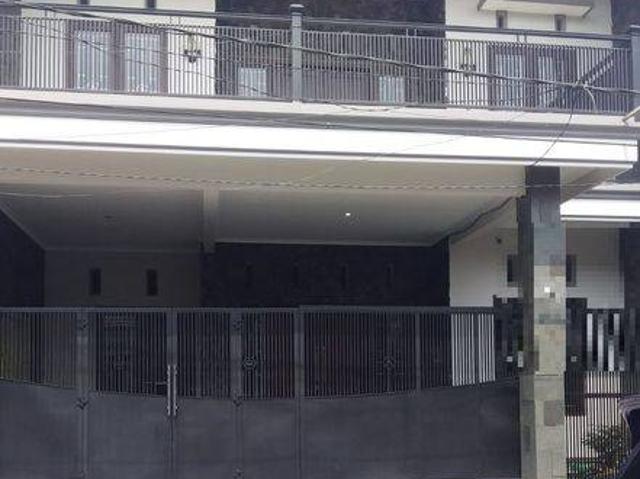 Rumah disewa di Waru, Sidoarjo