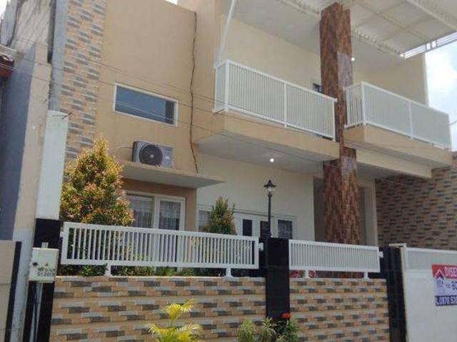 Rumah disewa di Waru, Sidoarjo