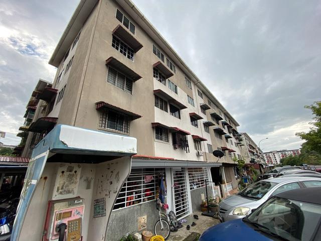 Flat for sale in Kajang, Langat