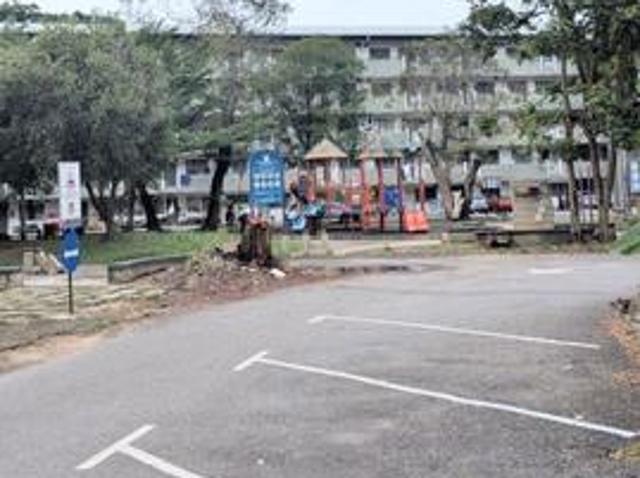 Flat for sale in Malaka