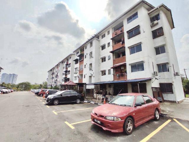 Flat for sale in Kajang, Langat