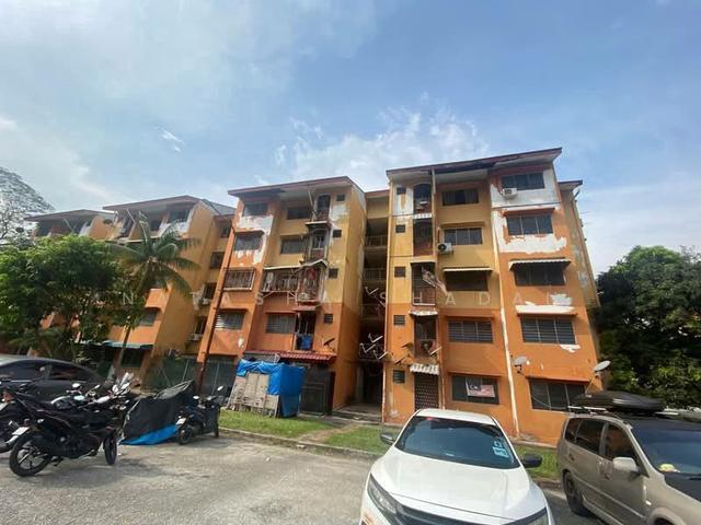 Flat for sale in Shah Alam, Petaling