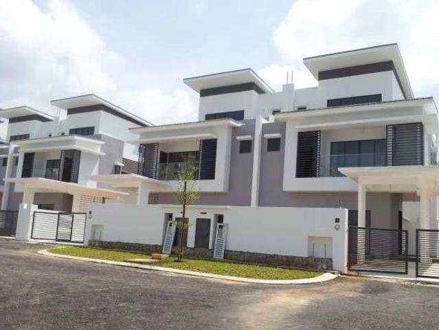 Terraced House for sale in Tanjong Sepat, Selangor