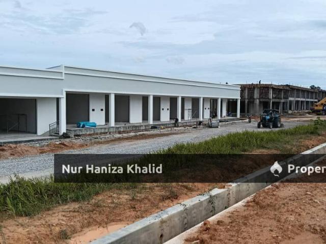 Shop for sale in Malaka