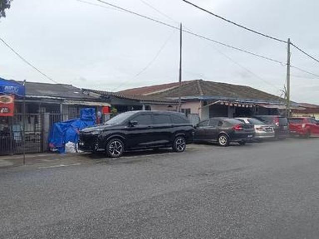 Bungalow for sale in Langat, Selangor