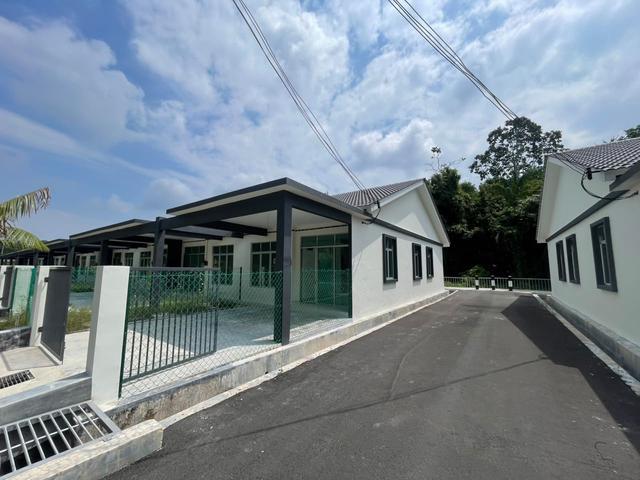 Terraced House for sale in Malaka