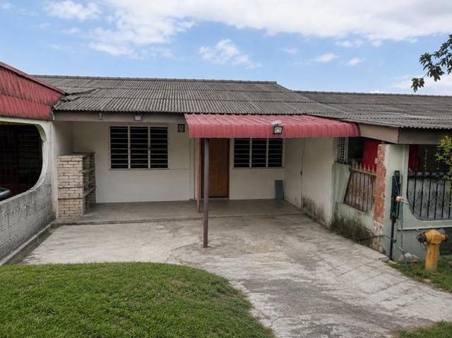 Terraced House for sale in Malaka