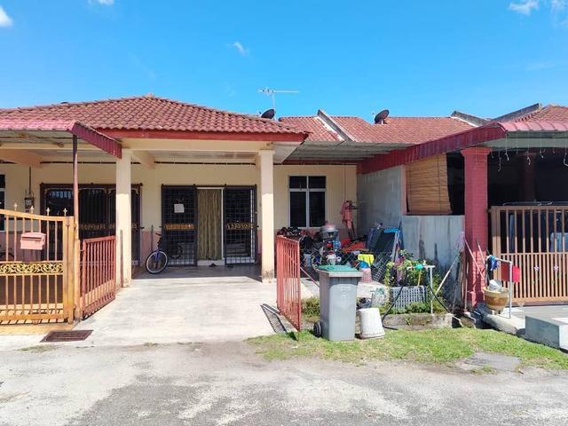 Terraced House for sale in Malaka