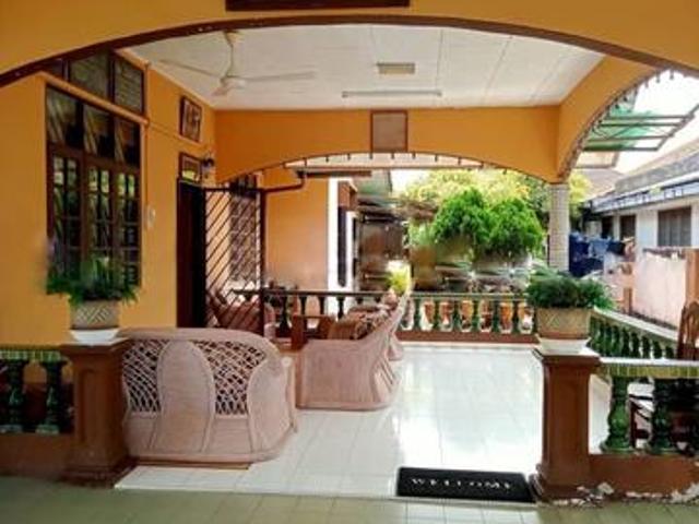 Bungalow for sale in Malaka