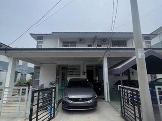 Townhouse for sale in Paya Rumput