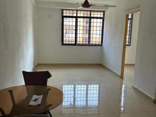 Flat for sale in Petaling, Damansara Damai