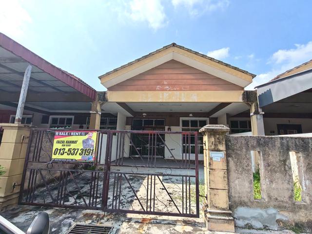 Terraced House for sale in Malaka