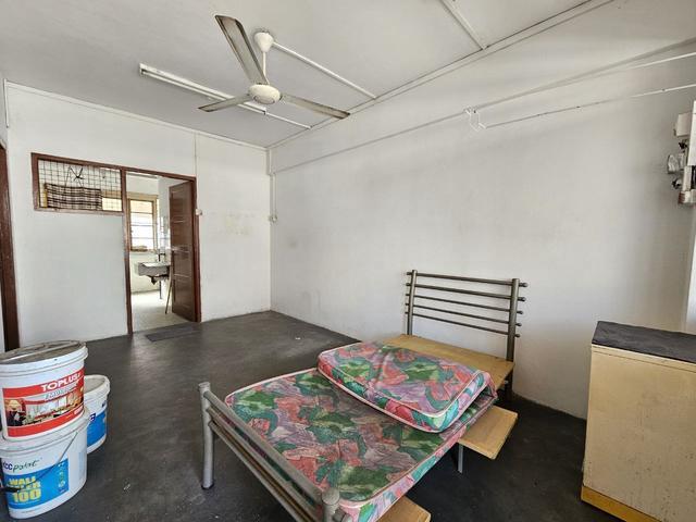 Flat for sale in Malaka