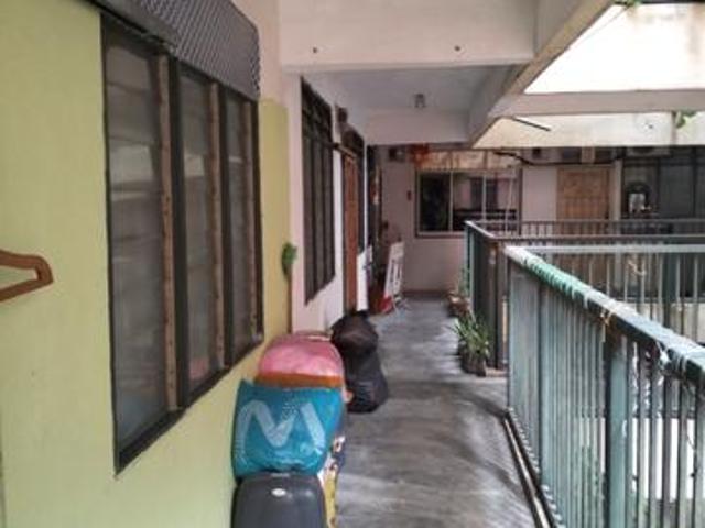 Flat for sale in Seri Kembangan, Majlis Bandaraya Subang Jaya