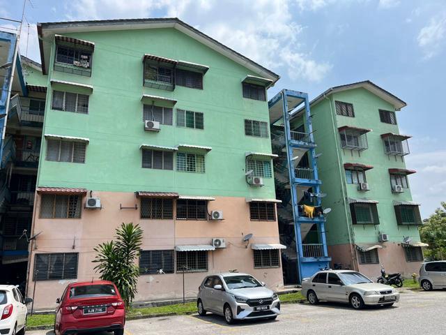 Flat for sale in Petaling, Subang Jaya