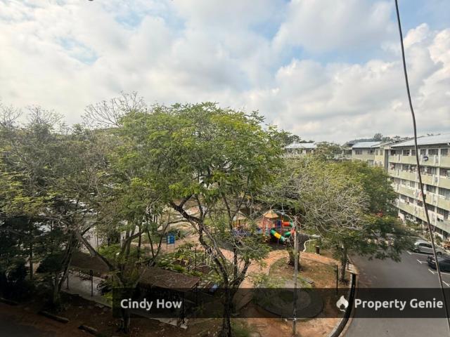 Flat for sale in Malaka