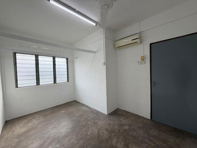 Flat for sale in Malaka