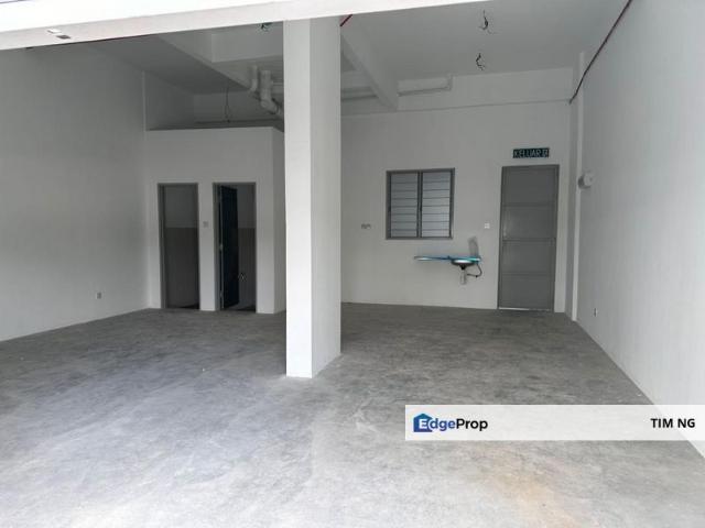Shop for sale in Mukim 16, Tena