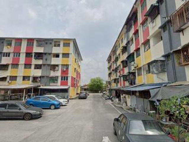 Flat for sale in Kajang, Langat