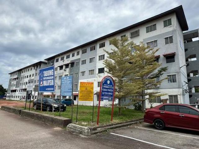 Flat for sale in Malaka