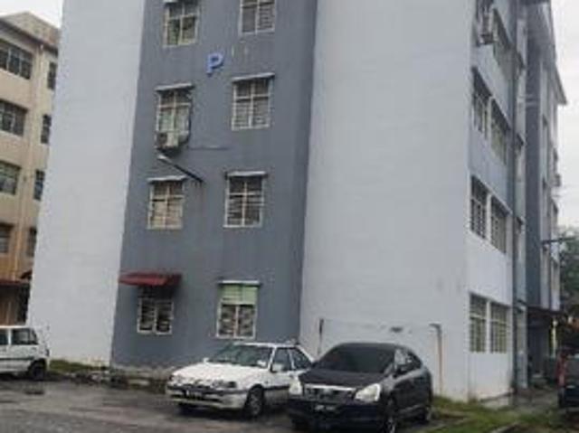 Flat for sale in Malaka