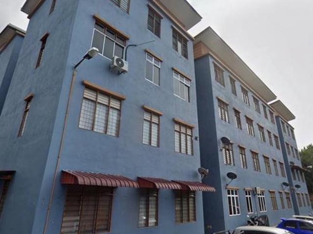 Flat for sale in Malaka