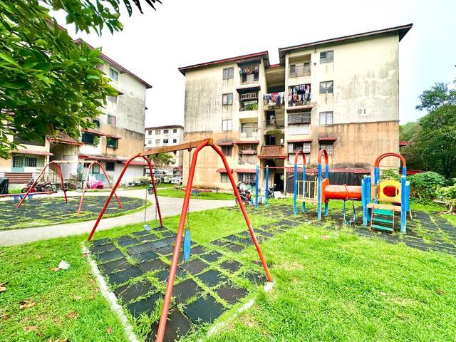 Flat for sale in Seri Kembangan, Majlis Bandaraya Subang Jaya