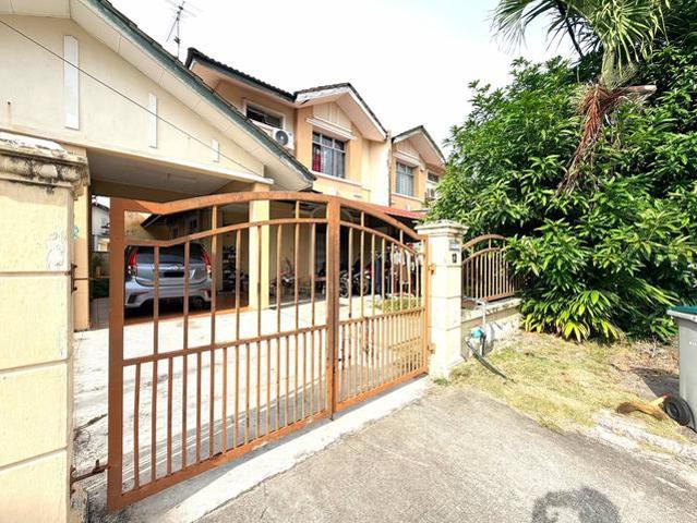 House for sale in Malaka