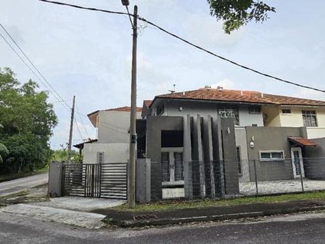 House for sale in Malaka